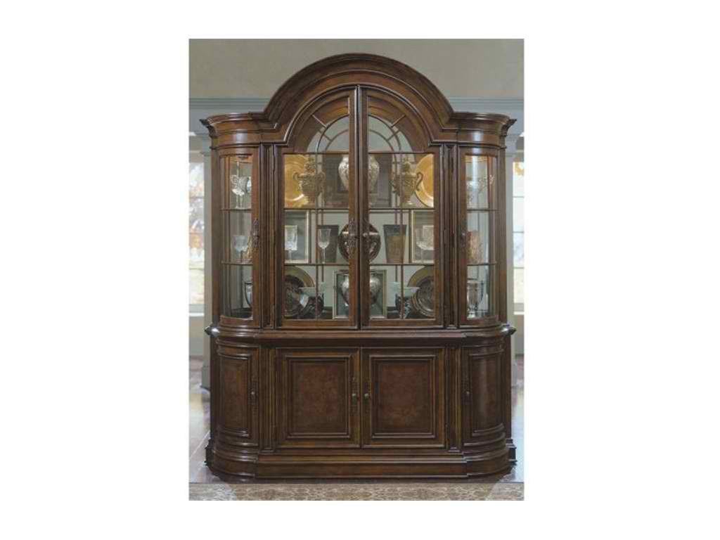 Universal Furniture Dining Room China 409680C-C is perfect in housing your china collection. 