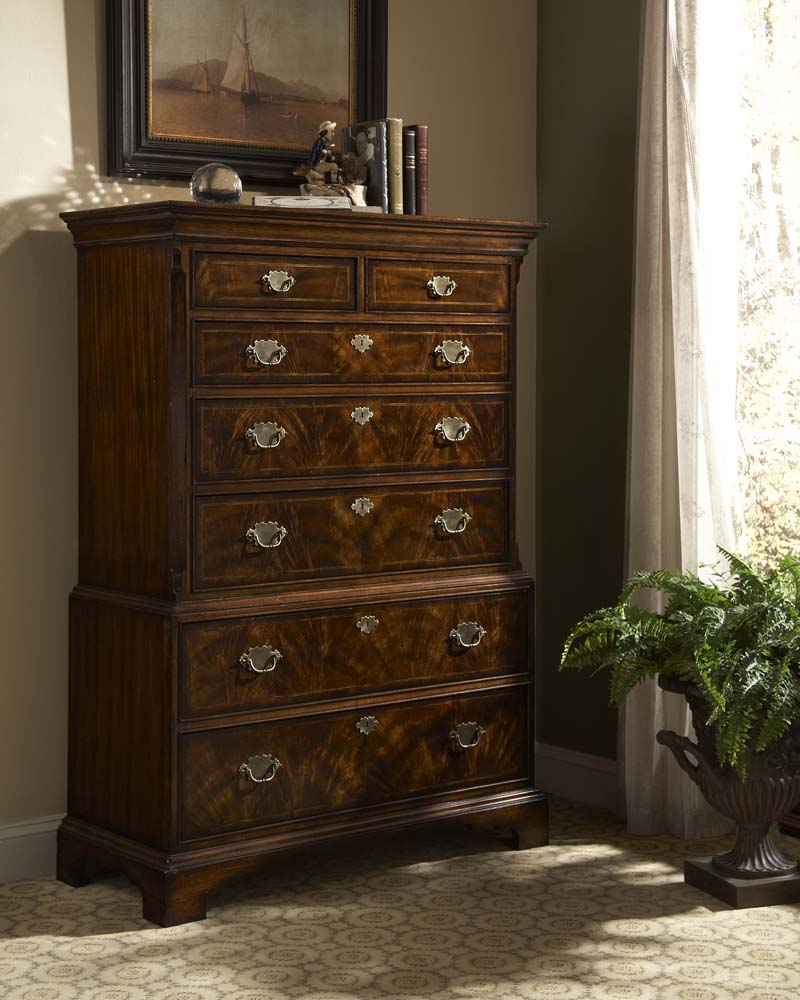FFDM Hyde Park Collection: This multi-drawer piece would surely be appreciated by your guests as they won't have to worry about where to place their stuff.