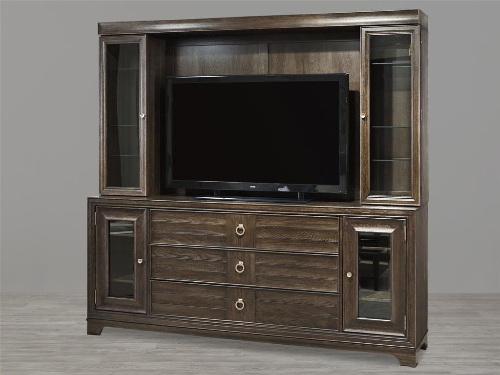 Universal Furniture Home Entertainment Entertainment Wall 475966HE is the perfect reason to take down those old wallpapers.