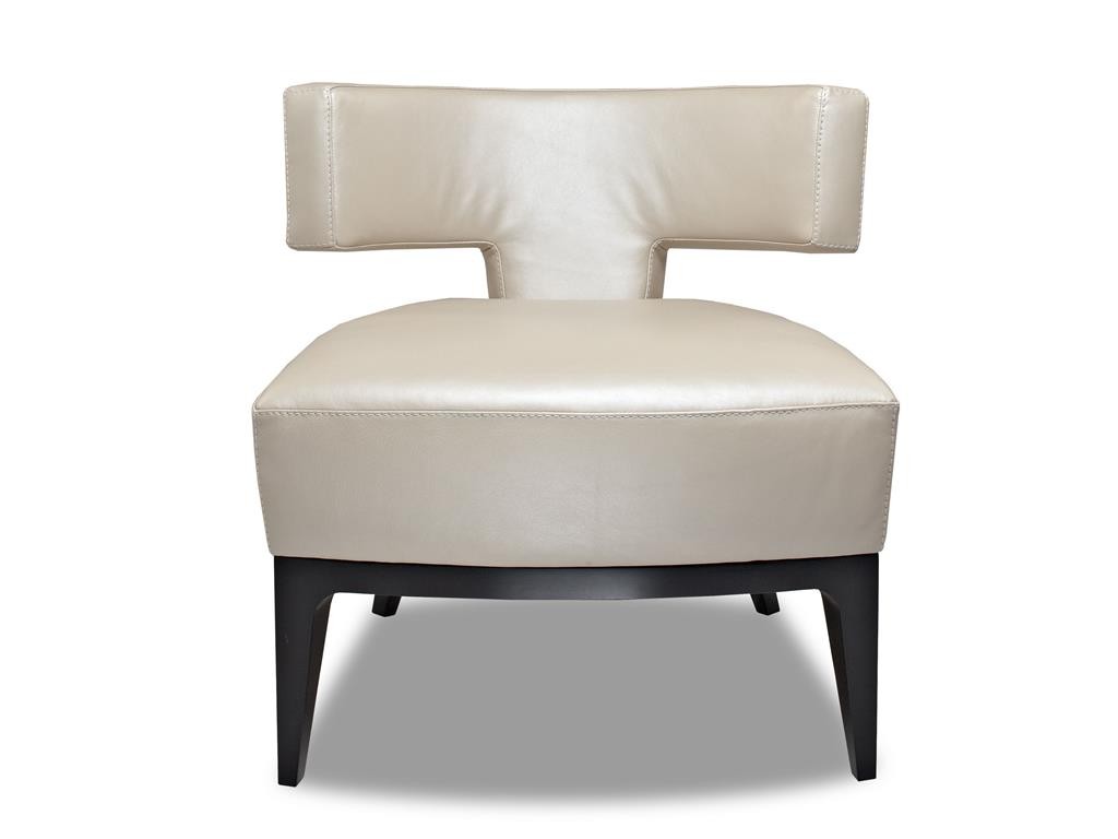This American Leather Living Room Chair TRW-CHR-ST is a great alternative to the common wooden bench in the entryway. 