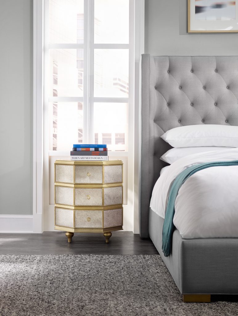 Cynthia Rowley 1586-90016A-GLD1 Bewitch Mirrored Octagonal Nightstand holds books that your guest can peruse right before going to sleep. 