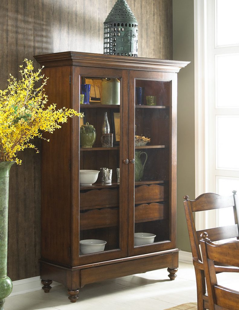 FFDM's Summer Home Collection: Striking contrasts are seen in different design elements here from the shiny woodworks, to nature's touch, and some metallic and ceramic elements.