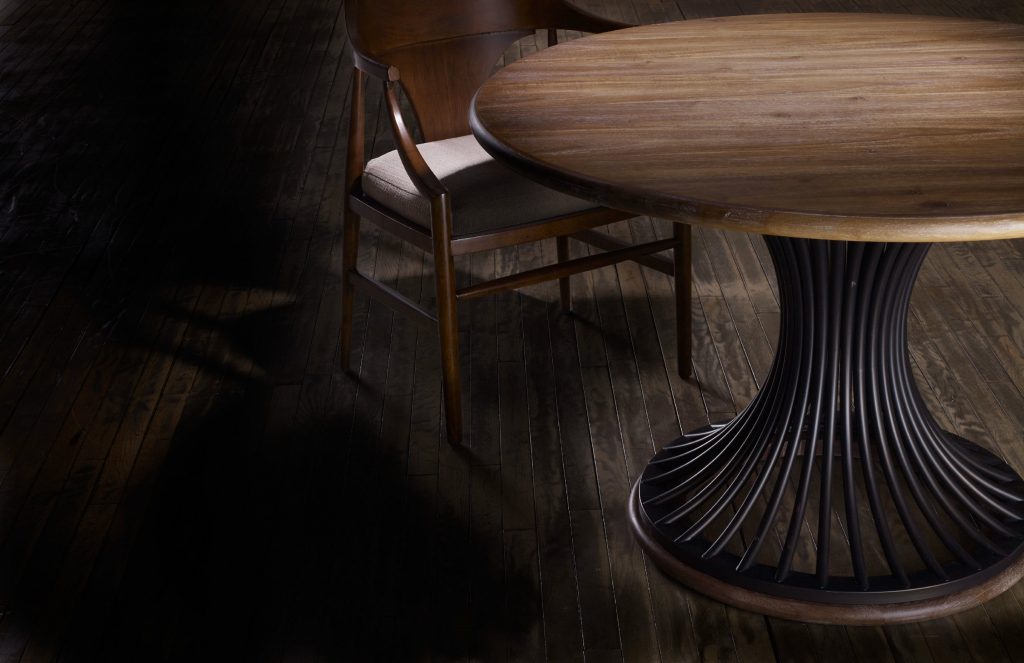 Would you even dare look away if you lay your eyes on this Hooker Furniture Dining Room Studio 7H Cinch Round Dining Table?