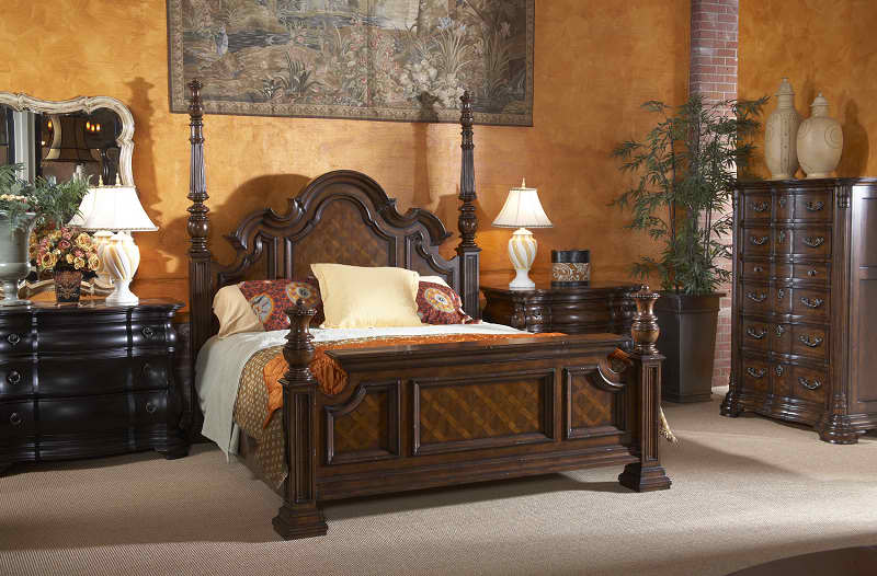 FFDM Villa Cascina: The rustic colors in this bedroom make this room look more inviting and comfortable. 