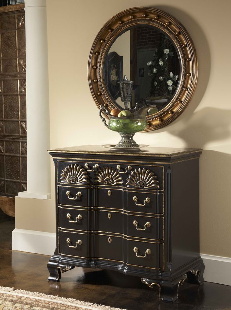 This American Cherry piece by FFDM offers warm hues that is suitable to your homey, comfortable taste. 