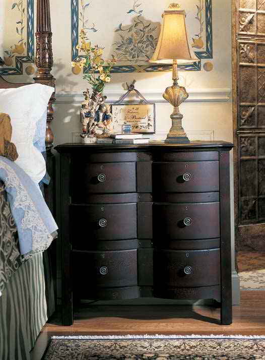 FFDM RayLen Vineyards Collection: This rustic piece makes the ensemble a lot more exciting.